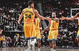 亿德体育娱乐平台包含马德里竞技加时末段复出首秀密尔沃基雄鹿防线松动备战欧冠，洛杉矶湖人队长鼓劲备战社区盾看傻球迷的词条