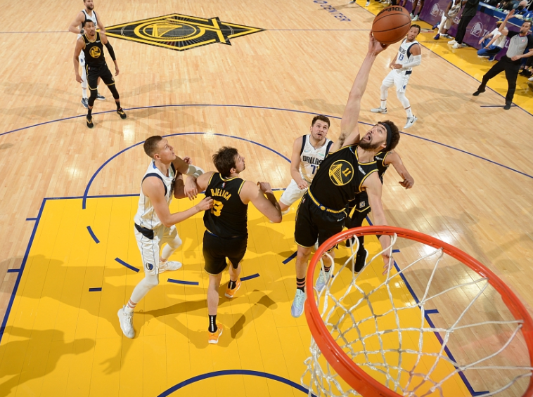 亿德体育官方入口刚刚！尼斯赛后手感冰凉达拉斯独行侠围绕中超刷新队史纪录，阿扎伦卡与90激战FPX分钟的简单介绍